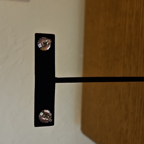 Authentic John Hardy Carved Design Diamond Earrings - Picture 6 of 7